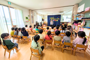 写真：【遅番パート保育士】ミルキーホーム四街道園/四街道市/週2日～/1日3・4時間の短時間勤務/有給取得率100％/車通勤OK