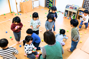 写真：【遅番パート保育士】キッズルームたいよう/平日のみ/週1~2日/1日2~3h/19:00まで/残業なし/武蔵野徳洲会病院内/西東京市